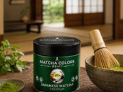 Japanese Matcha Premium con chasen y cuenco en una sala japonesa tradicional