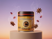 Lata de Masala Chai Caffeine Free de Matcha Colors sobre pedestal con fondo crepuscular lavanda y anís estrellado flotando - campaña IA